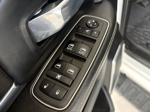 Used 2022 RAM 2500 Laramie AWD/4WD image 11