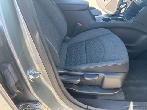 Used 2024 Chevrolet Equinox LT image 15