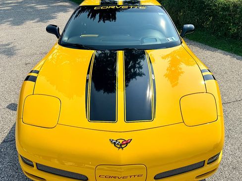 Used 2004 Chevrolet Corvette Z06 w/ Memory Package RWD image 11