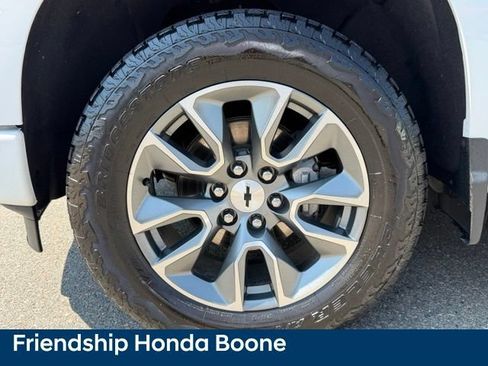 Used 2025 Chevrolet Silverado 1500 RST w/ Convenience Package II AWD/4WD image 11