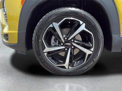 Used 2023 Chevrolet TrailBlazer RS w/ Convenience Package AWD/4WD image 32
