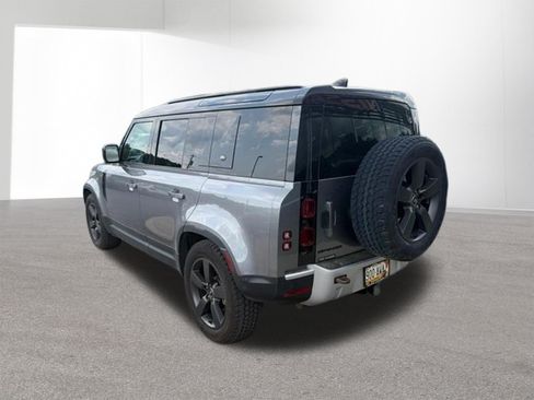 Used 2023 Land Rover Defender 110 S AWD/4WD image 3
