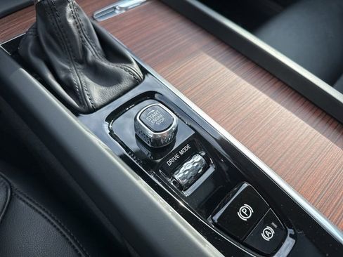 Used 2021 Volvo S60 T5 Momentum image 26