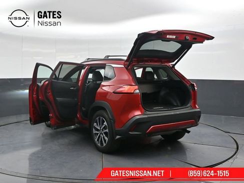 Used 2022 Toyota Corolla Cross XLE w/ Convenience Package image 69