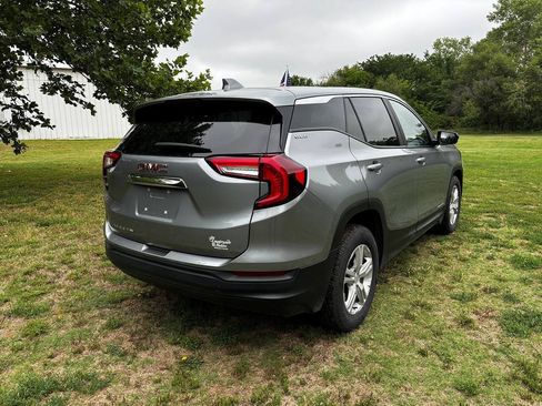 Used 2024 GMC Terrain SLE FWD image 7