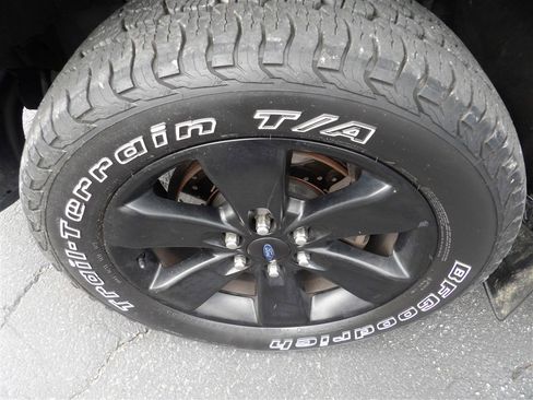 Used 2014 Ford F150 FX4 w/ Equipment Group 402A Luxury image 29