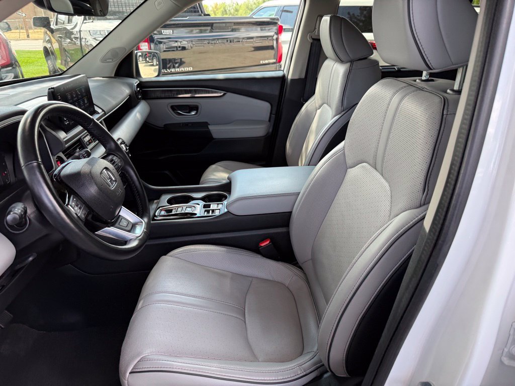 Used 2023 Honda Pilot Elite image 12