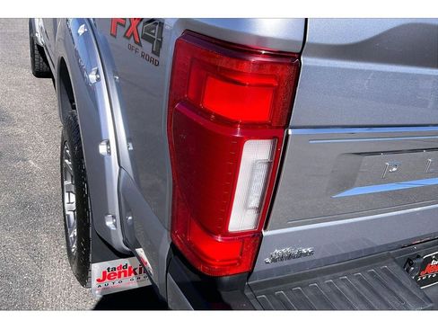 Used 2021 Ford F350 Platinum image 31