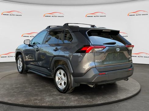Used 2021 Toyota RAV4 LE AWD/4WD image 8