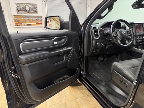 Used 2020 RAM 1500 Big Horn AWD/4WD image 11