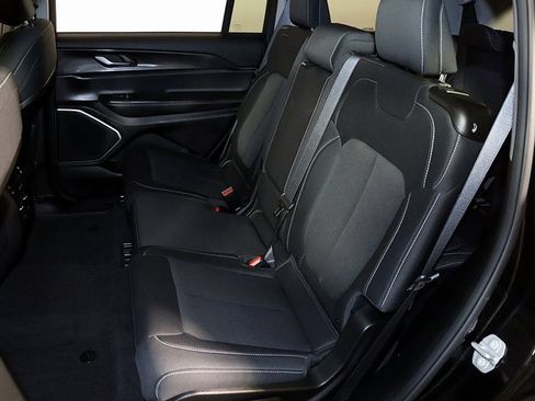 Used 2022 Jeep Grand Cherokee L Laredo w/ Luxury Tech Group I image 13