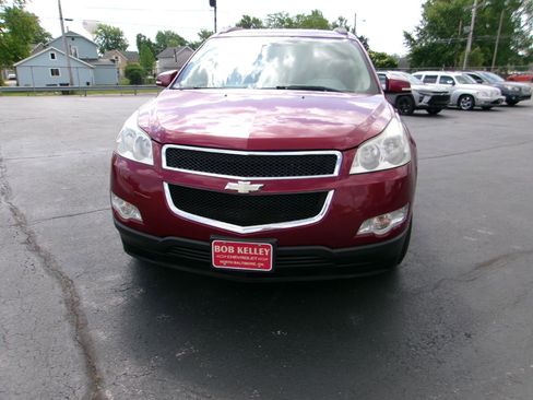 Used 2009 Chevrolet Traverse LT FWD image 3