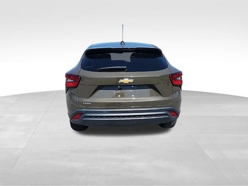 Used 2024 Chevrolet Trax LS FWD image 23