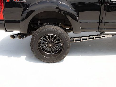 Used 2022 Ford F250 Limited w/ FX4 Off-Road Package AWD/4WD image 5