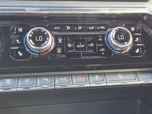 New 2026 GMC Sierra 2500 Denali Ultimate w/ LPO, Black Badging Package image 38