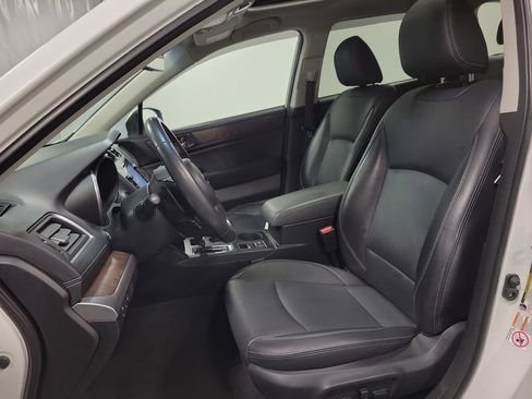 Used 2018 Subaru Outback 3.6R Limited AWD/4WD image 14