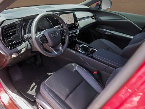 Used 2024 Lexus RX 350 FWD w/ Technology Package image 10
