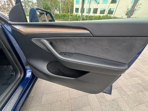 Used 2023 Tesla Model Y Long Range AWD/4WD image 35
