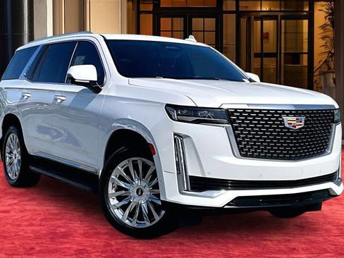 Used 2021 Cadillac Escalade Premium Luxury RWD image 2