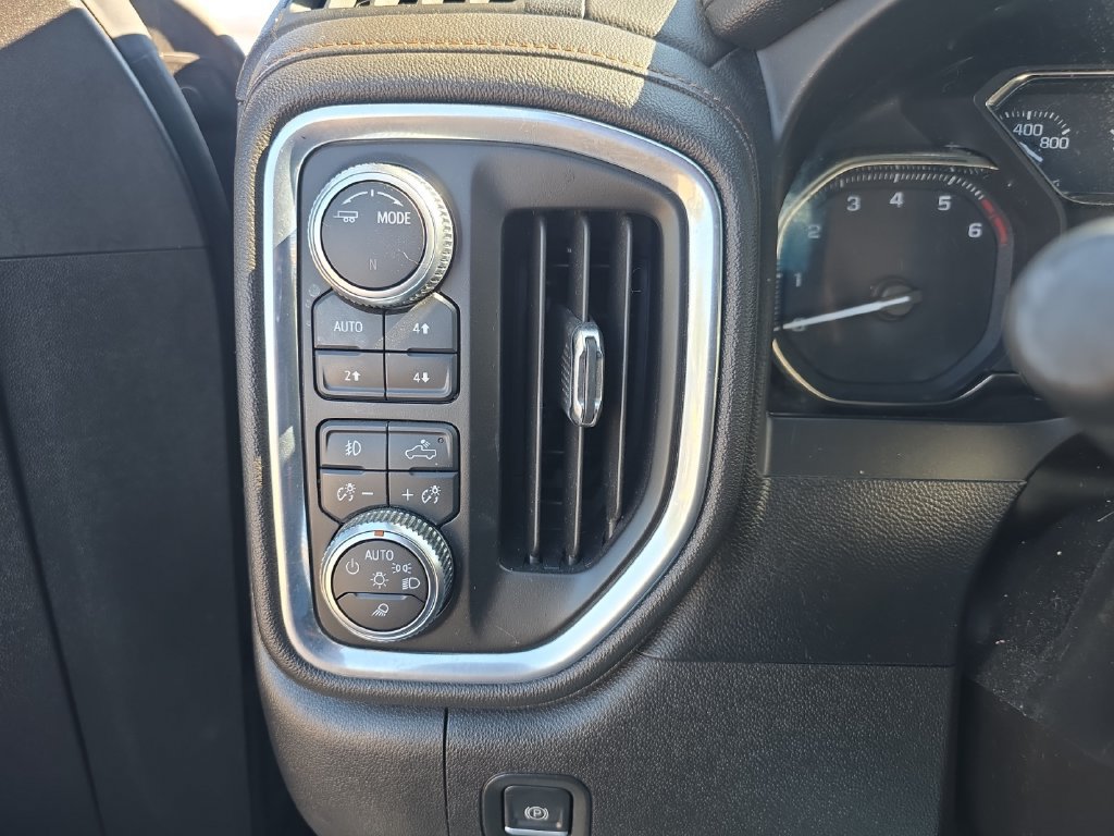 Used 2022 GMC Sierra 1500 AT4 w/ AT4 Preferred Package AWD/4WD image 19