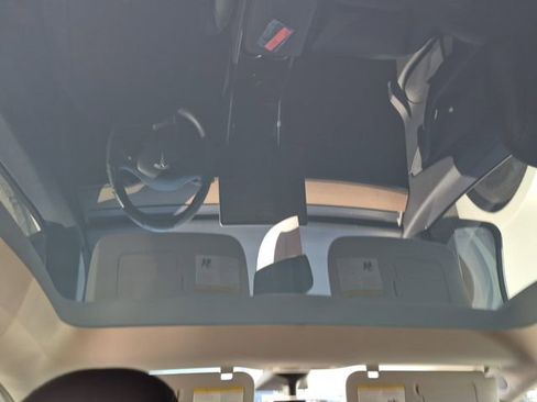 Used 2020 Tesla Model Y Long Range image 8