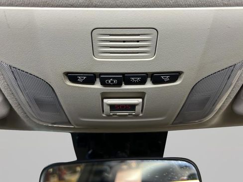 Used 2020 Toyota Corolla LE w/ Carpet Mat Package (TMS) image 18