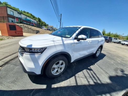 Used 2023 Kia Sorento LX AWD/4WD image 4