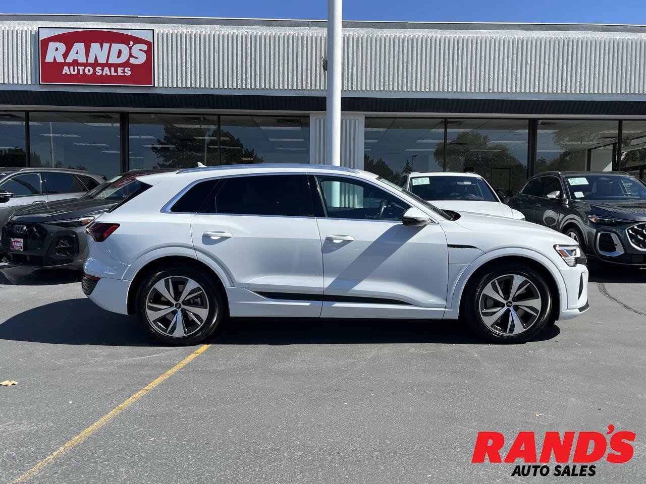 Used 2024 Audi Q8 e-tron Premium AWD/4WD image 1