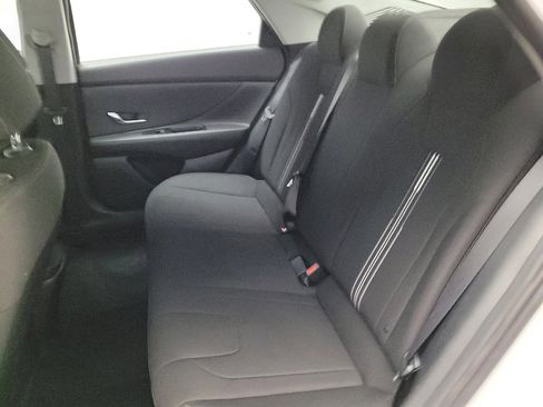 Used 2022 Hyundai Elantra SEL FWD image 18