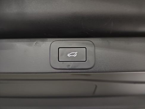 Certified 2025 Land Rover Range Rover SE AWD/4WD image 15