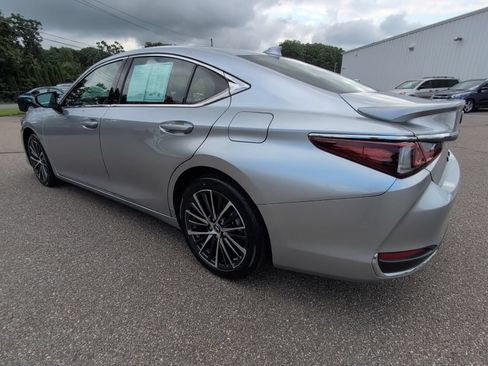 Used 2024 Lexus ES 300h w/ Premium Package FWD image 4