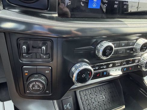 Used 2024 Ford F150 Lariat w/ Equipment Group 502A High AWD/4WD image 20