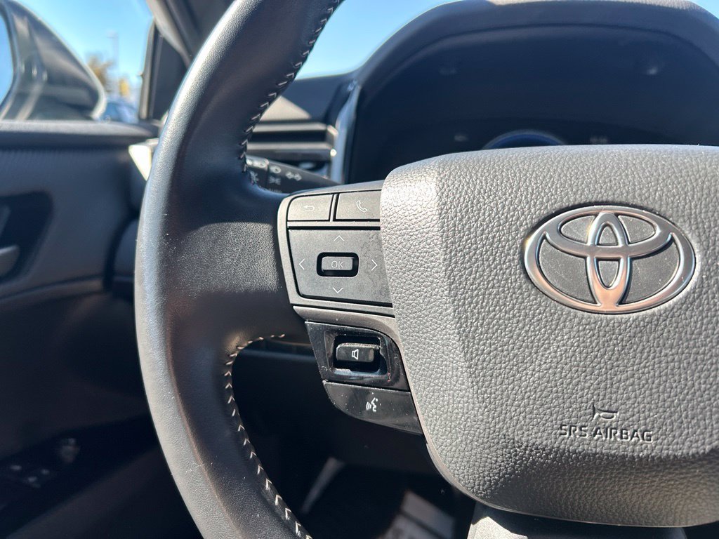 Used 2025 Toyota Camry SE FWD image 26