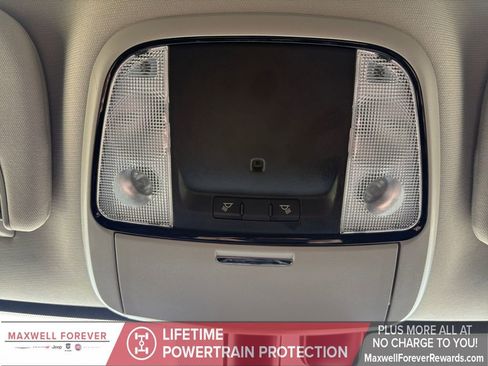 Used 2022 Dodge Durango SXT w/ Anodized Platinum Package image 7