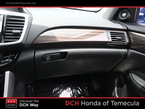 Used 2017 Honda Accord Touring image 14