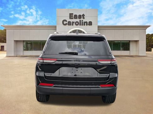 New 2025 Jeep Grand Cherokee Limited w/ Black Appearance Package image 4