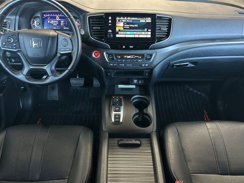 Used 2023 Honda Passport TrailSport image 3