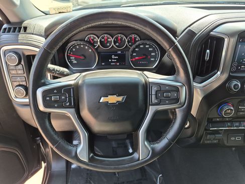 Certified 2021 Chevrolet Silverado 1500 LT AWD/4WD image 16
