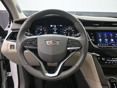 Used 2021 Cadillac XT6 Premium Luxury image 7