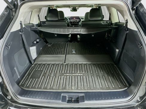 Used 2024 Toyota Highlander Platinum AWD/4WD image 40