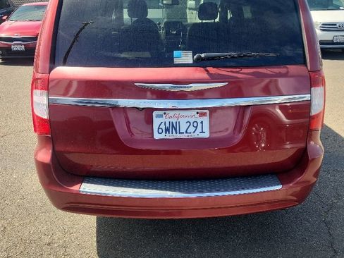 Used 2012 Chrysler Town & Country Touring w/ Entertainment Group #1 image 12