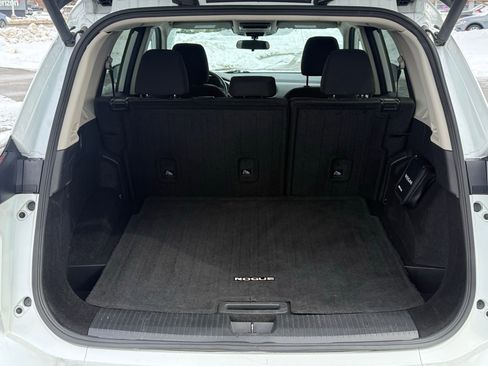 Used 2024 Nissan Rogue SV image 30