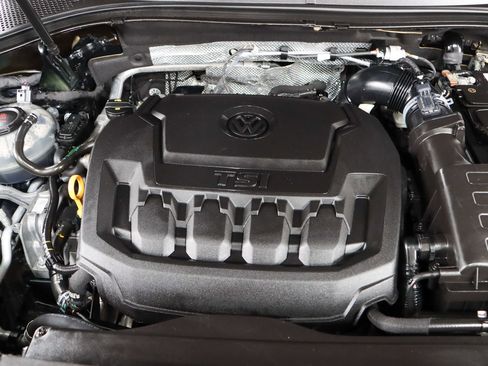 Used 2021 Volkswagen Tiguan SE R-Line image 31