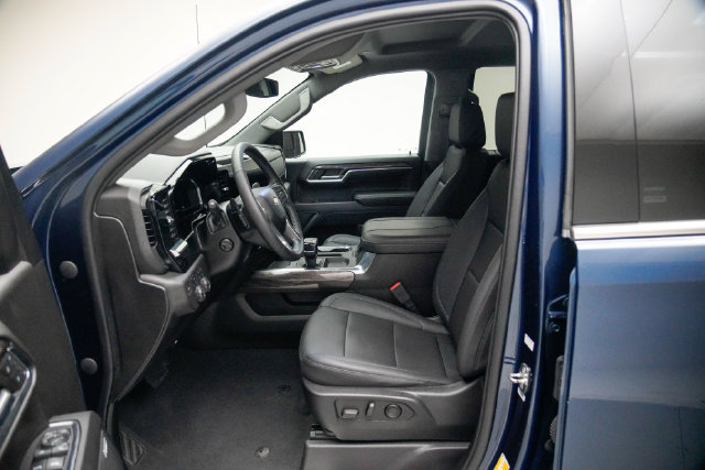 Used 2023 Chevrolet Silverado 1500 LTZ w/ LTZ Convenience Package II AWD/4WD image 23