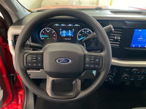 New 2026 Ford F250 XLT w/ FX4 Off-Road Package AWD/4WD image 13