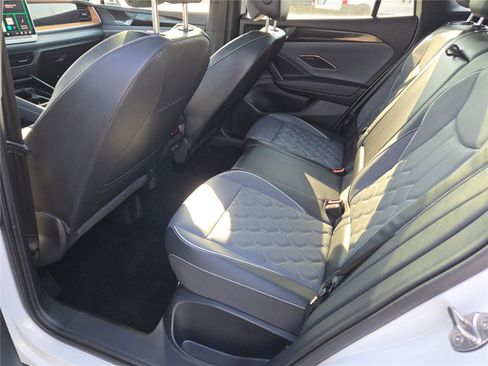 Used 2025 Volkswagen Tiguan SEL R-Line image 20