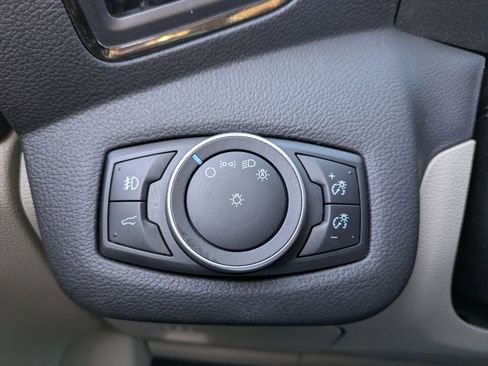 Certified 2017 Ford Escape Titanium w/ Equipment Group 301A image 28