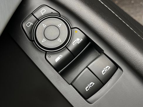 Used 2018 Chevrolet Camaro SS image 56