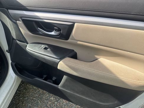 Used 2017 Honda CR-V LX image 12