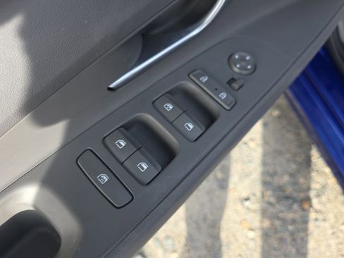 Used 2022 Hyundai Elantra SEL image 16